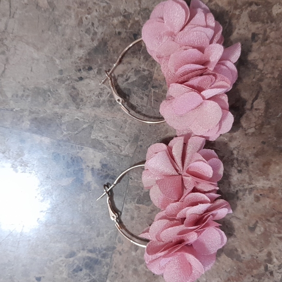 Jewelry - Petal Earrings